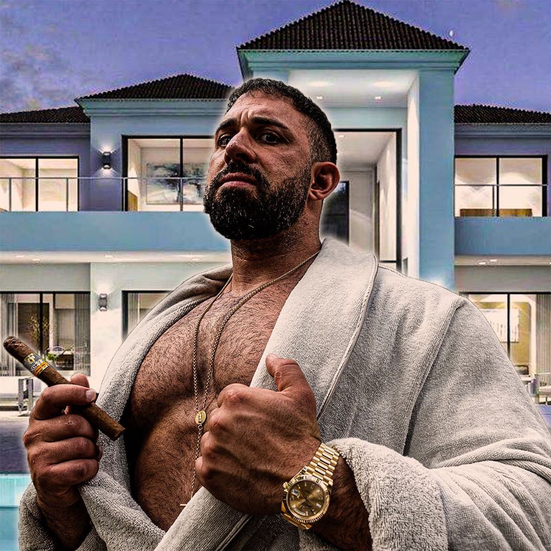 Бодибилдер написал книгу - купил дом на 2000 кв.м участке - Бодибилдинг форум AnabolicShops