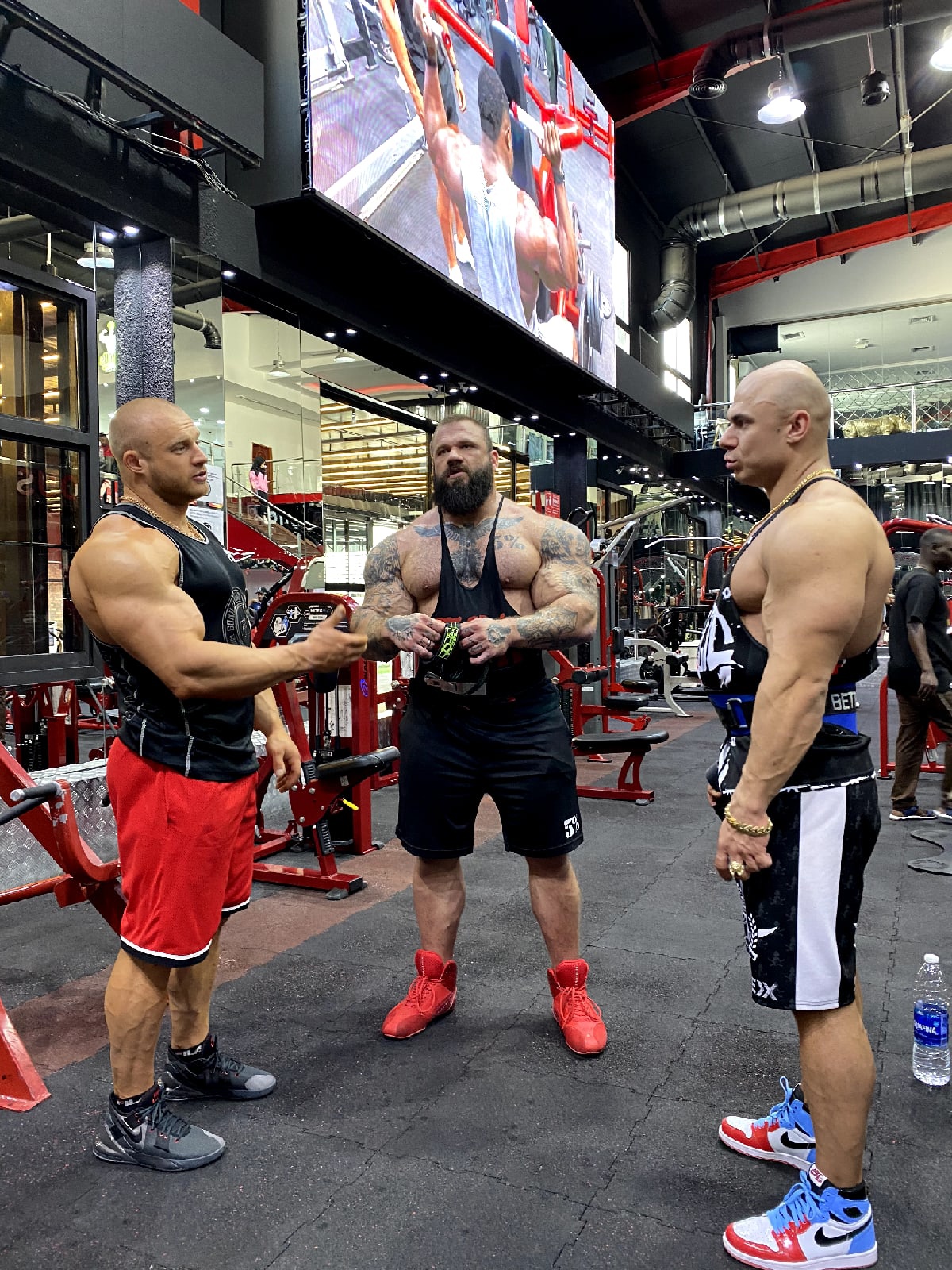 Провел совместную тренировку с Ильей Големом в Binous Gym, Дубай. - Бодибилдинг форум AnabolicShops