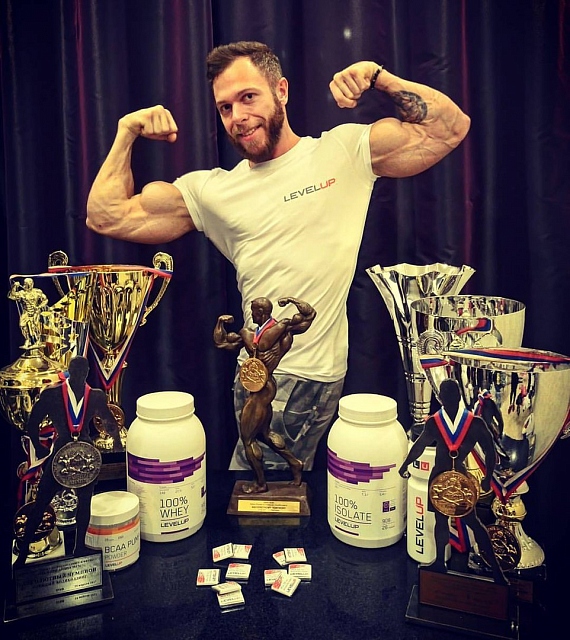 Александр Уланов подписал контракт с Level Up. - Бодибилдинг форум AnabolicShops